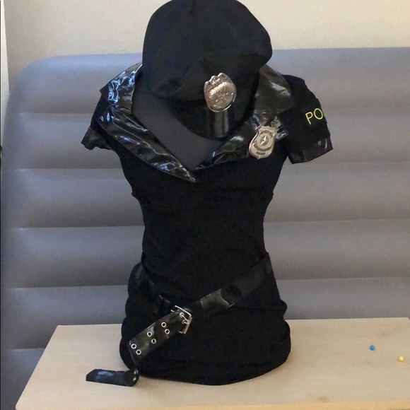 Costume - Picture 3 of 3